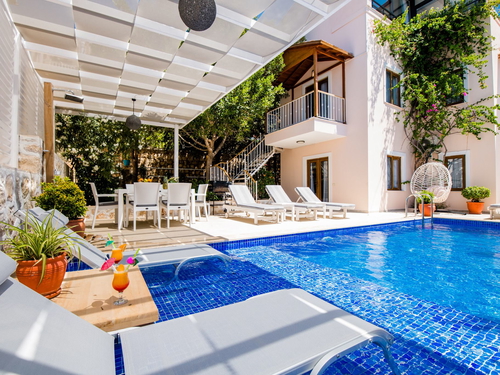  gece  -  Kasım
  | Kalkan Merkezde Deniz Manzaralı Jakuzili Villa (6 Kişilik, Özel Havuzlu)